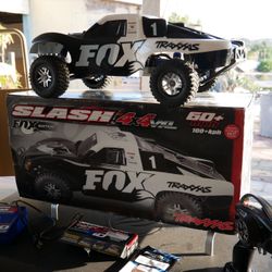 Traxxas Slash VXL 4x4 RC Car