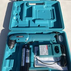 Makita Angle Battery Drill 