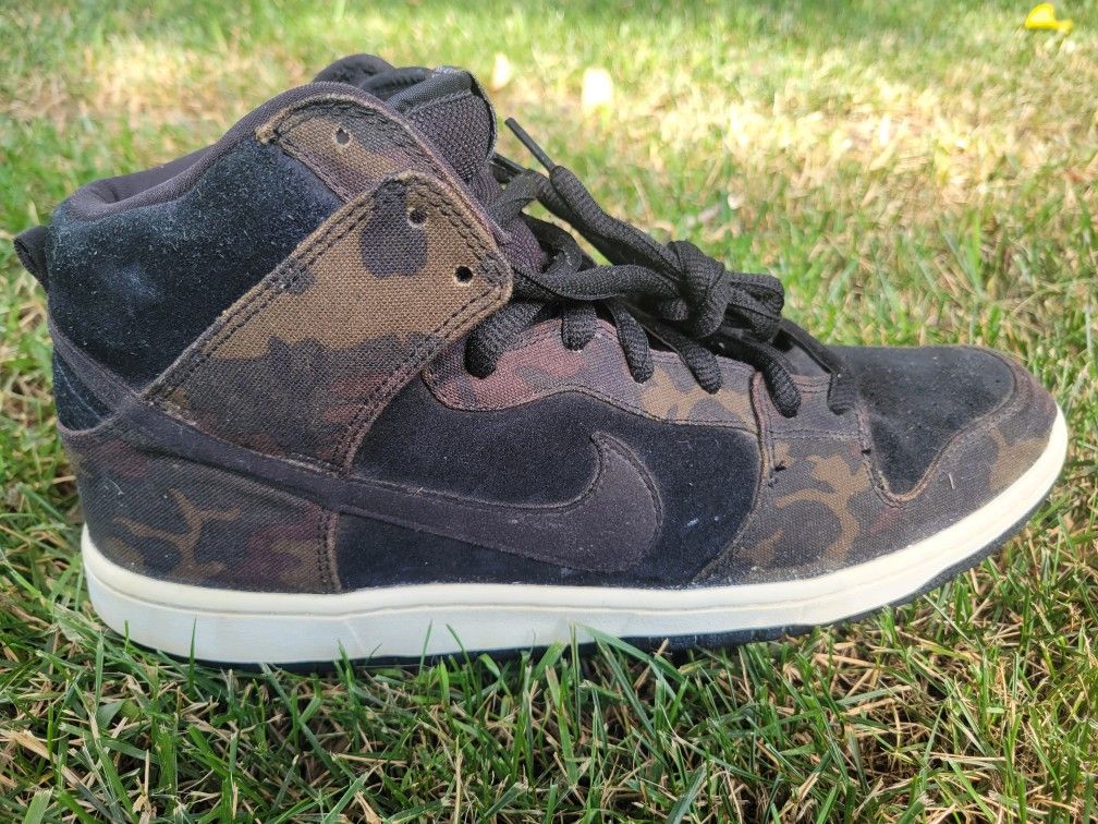Nike SB Dunk High Iguana Camo