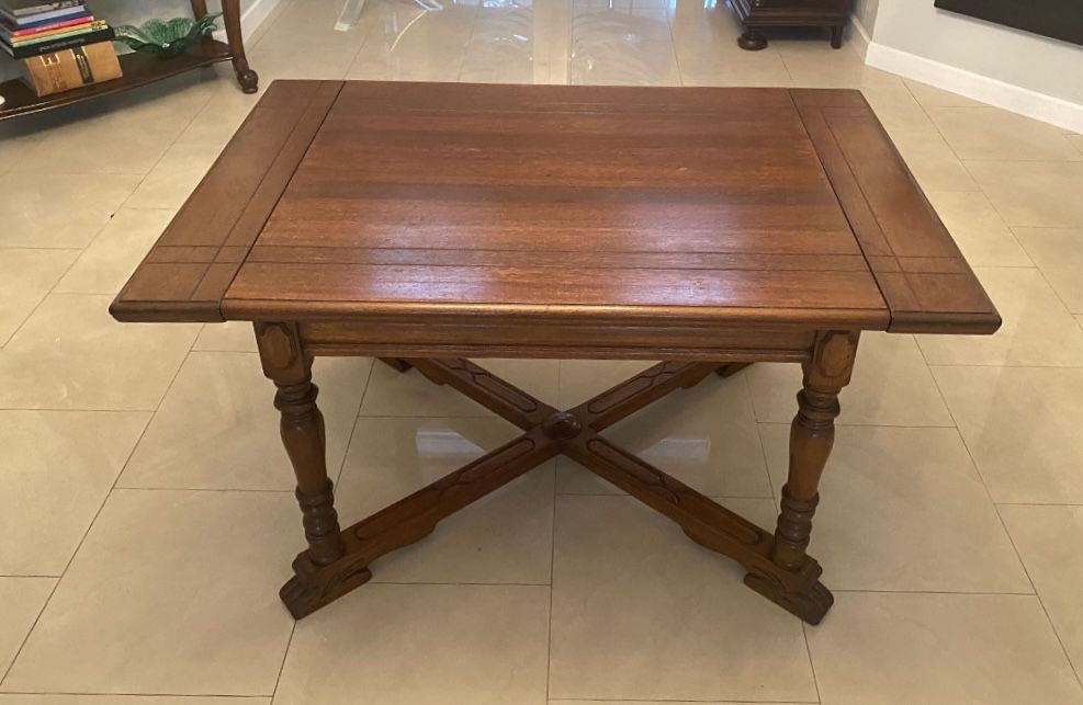 Antique wood  Expandable Draw Leaf Table