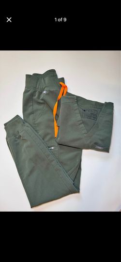 Green figs scrubs