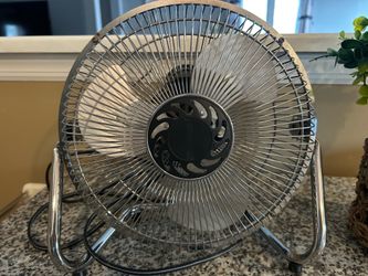 Tabletop high velocity fan like new