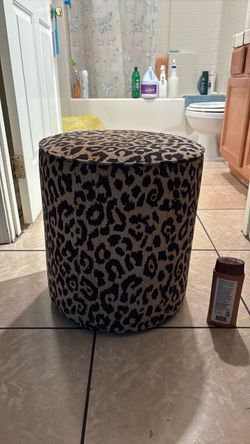 2 vanity seats