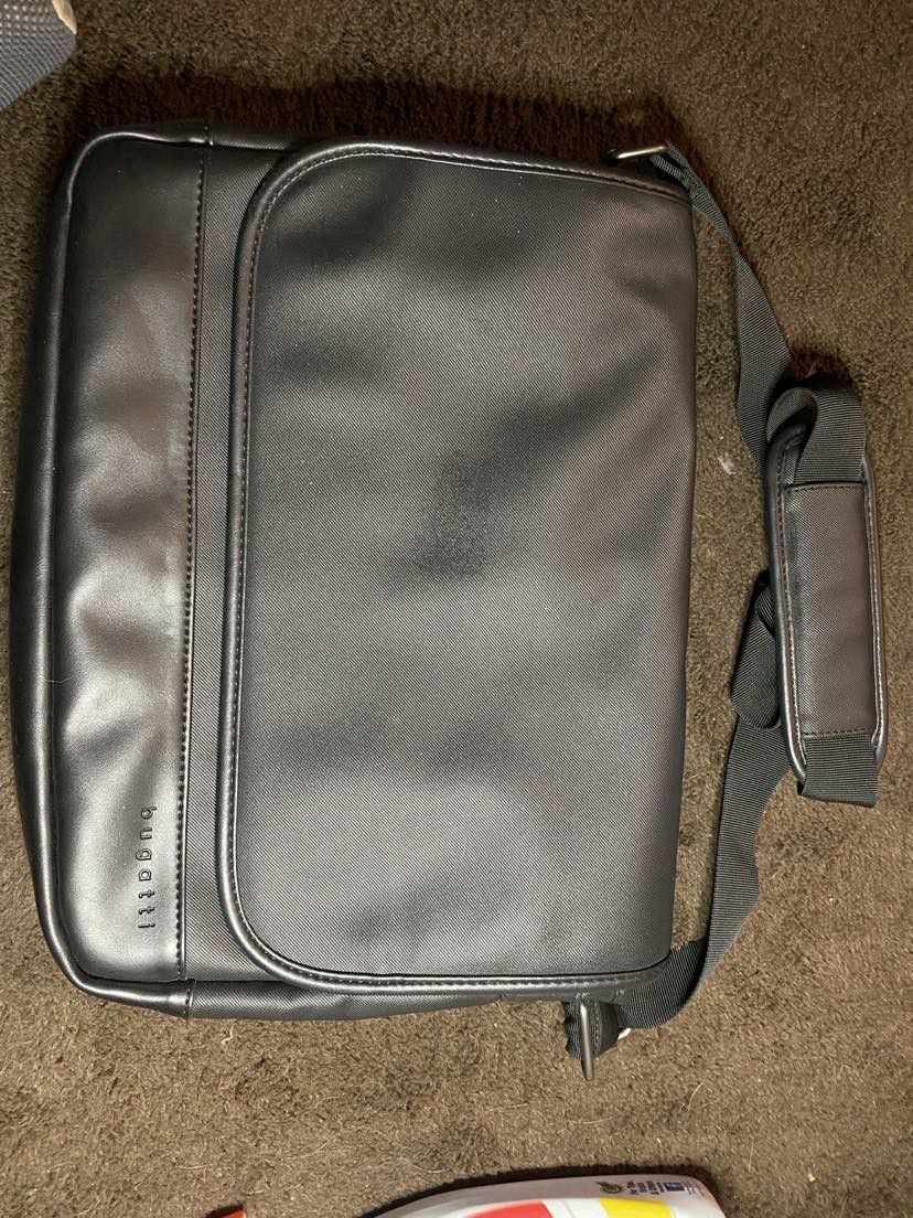 Bugatti Laptop Carrier