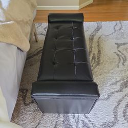 Fake Leqrhee Chest Seat 