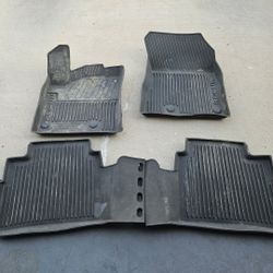 Nissan Rogue Rubber Mats 