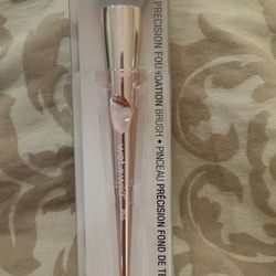 NEW NIB Wet n Wild Pro Brush Line: Precision Foundation Brush