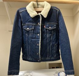 Women’s Levi Sherpa Trucker Jacket