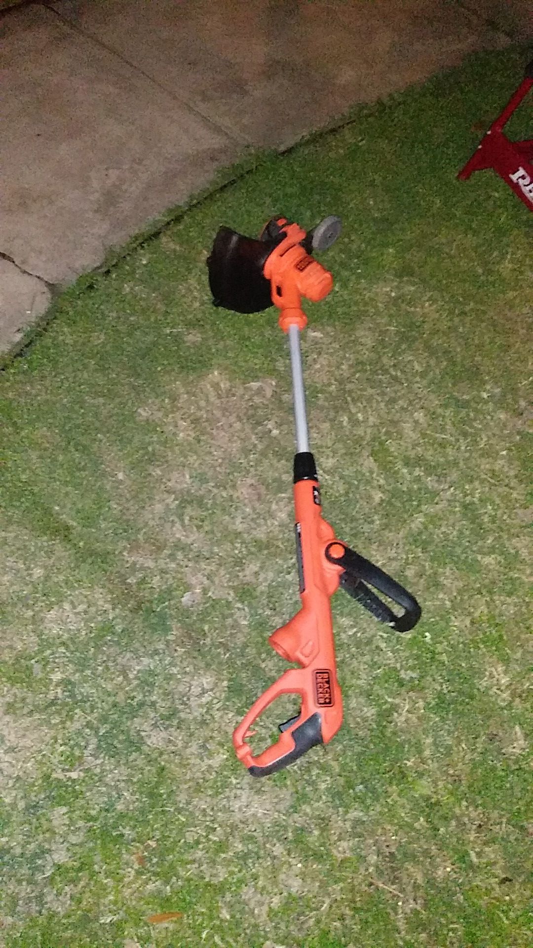 14 inch black& Decker electric weed eater