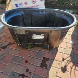 Rubbermaid 100 Gallon stock tank cold Plunge
