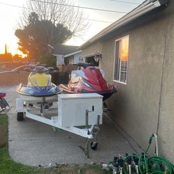2 Jet Ski And Carriers.
