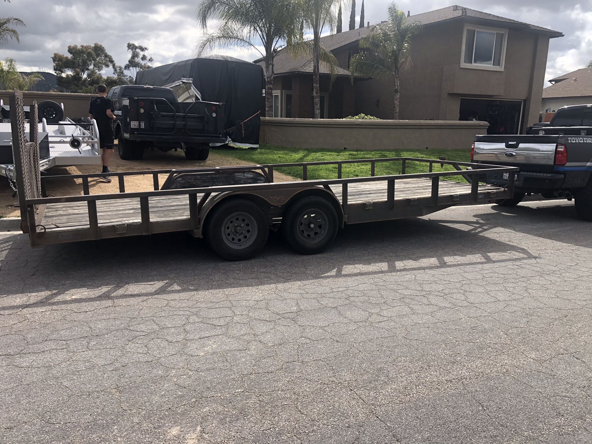 20FT Trailer for sell. Perfect for hauling cars, UTV’s, or ATV’s