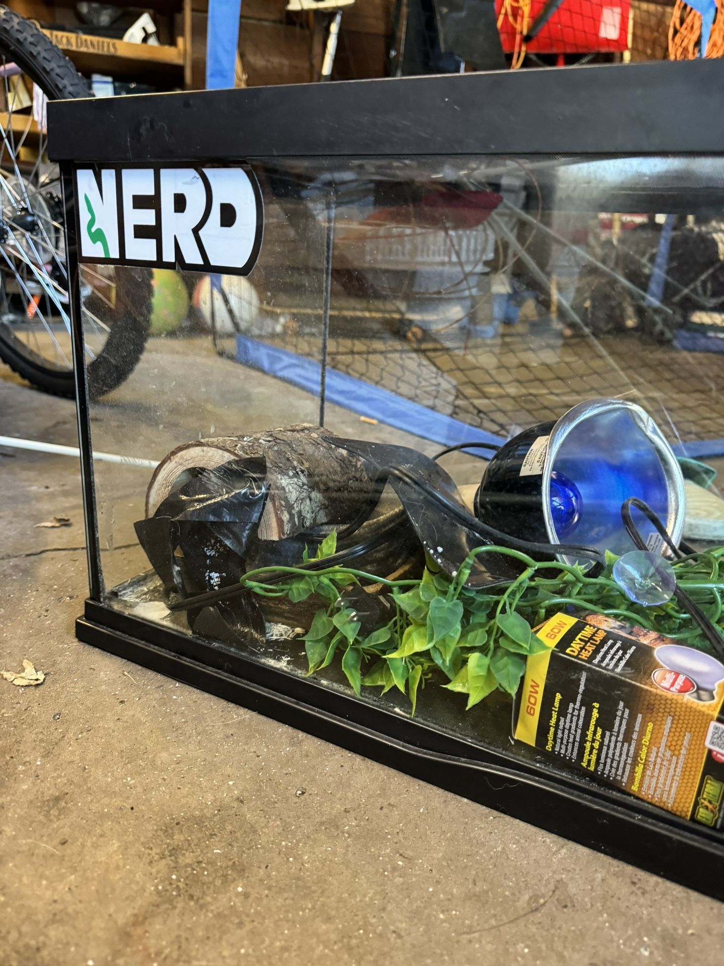 Reptile Enclosure- Briefly Used