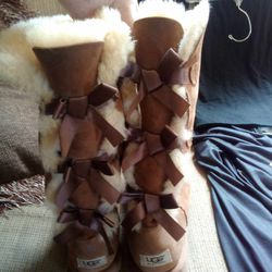 Uggs With Ribbons Size 8