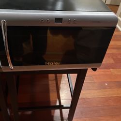Haier Very Cute Wine Cooler In Excellent Condition 
