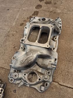 EDELBROCK ALUMINUM INTAKE  FOR CHEVY BB 454 !!  125$