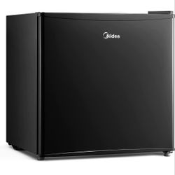 Mini Fridge | Black | 1.6 Cubic Feet