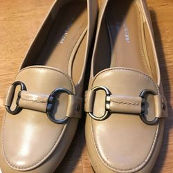 Leather Naturalizer flat dress shoes