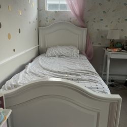 Solid Wood Twin Bed