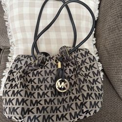 Purse - Michael Kors 