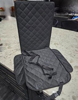 New Rengue Black Pet seat cover. Waterproof,  Nice Sturdy Material