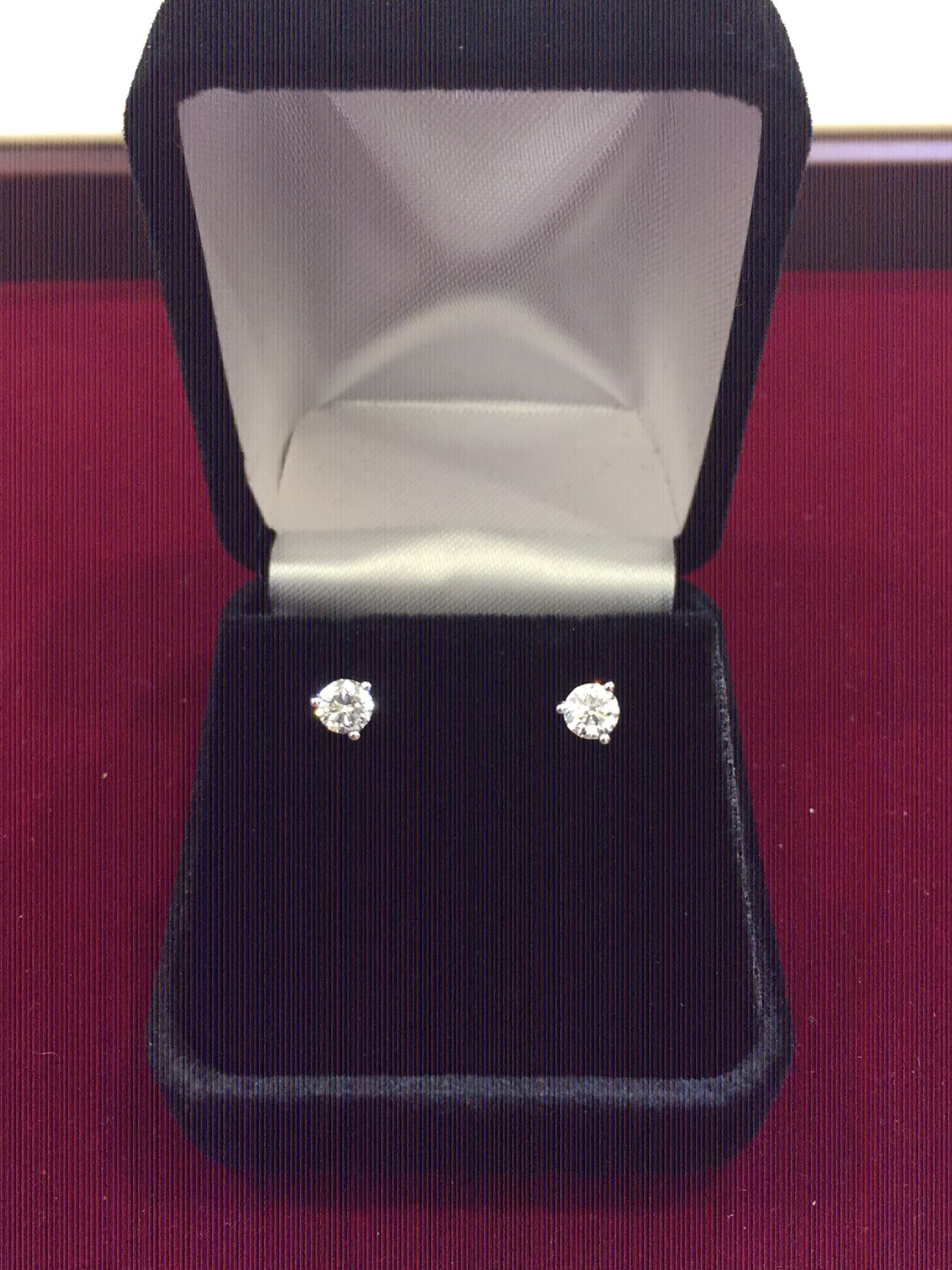 Diamond stud Earrings Ladies 14 K W