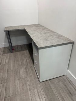 Computer desk Computer desk