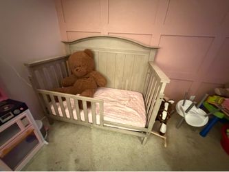 Crib/ toddler bed
