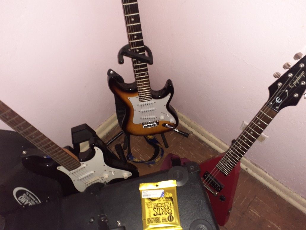 3 guitars amplifier