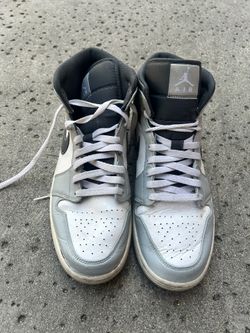 Air Jordan 1 Mid "Smoke Grey,"