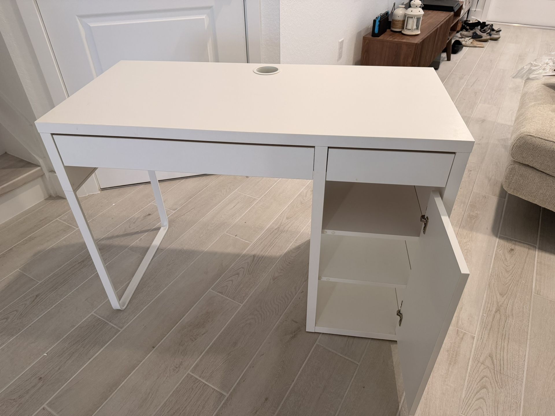 $15 desk - regular price $99