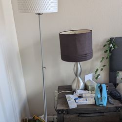 Aesthetic lamp with bulb