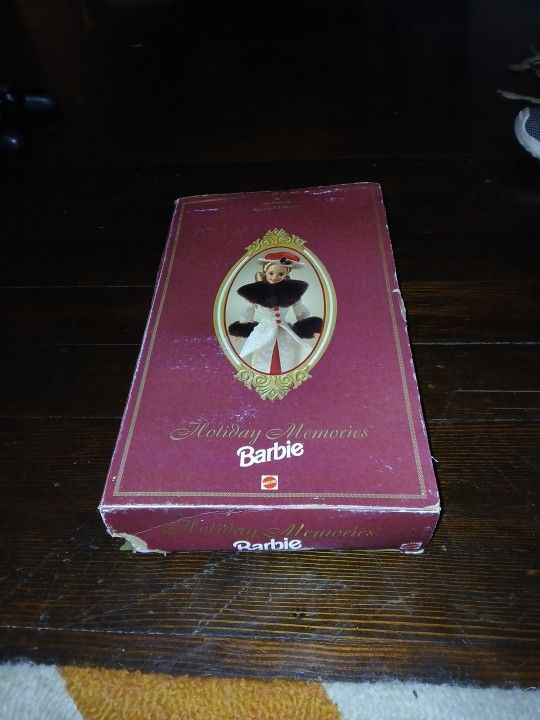 Hallmark Special Edition Best Christmas Wishes Holliday Memories Barbie, Model Number 14106