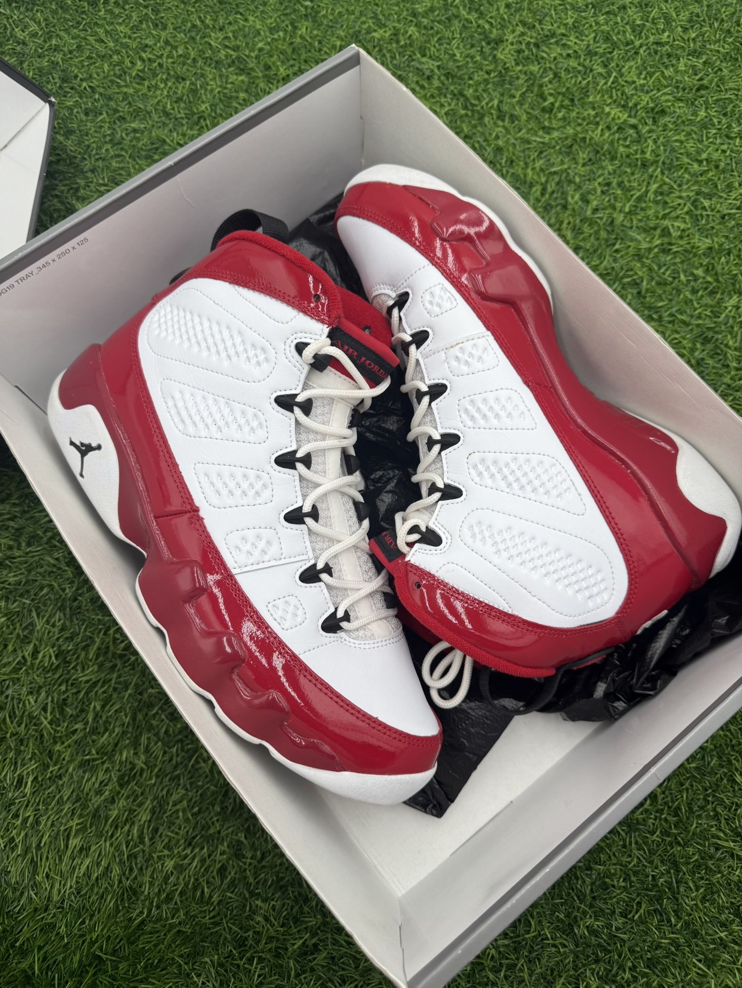 Jordan 9 “Gym Red” Size 8.5