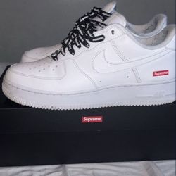 White Supreme 1s size 8.5 used the wrong box in the picture good condition comes with bag 