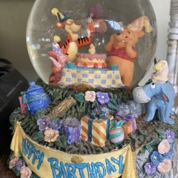Winnie The Poo Snow Globe