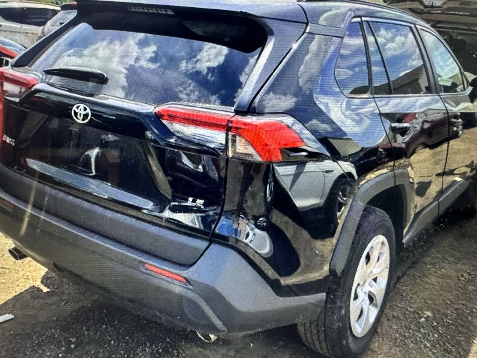 2021 Toyota RAV-4 For Parts Doors Tailgate