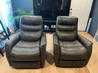 2 Matching Recliners