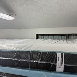 KING SIZE TEMPURPEDIC PROADAPT (MEDIUM) HYBRID MATTRESS & BOX SPRINGS BED SET