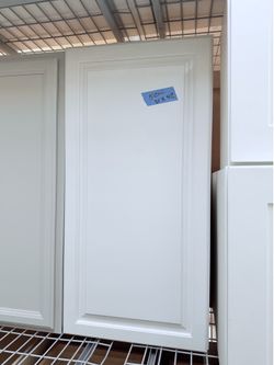 White upper kitchen cabinets
