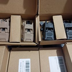 Black/Fde Magpul Mbus Flip Up Sights.