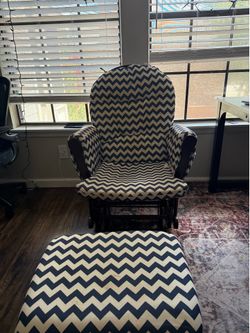 Nursery Glider Rocking Chair with Ottoman