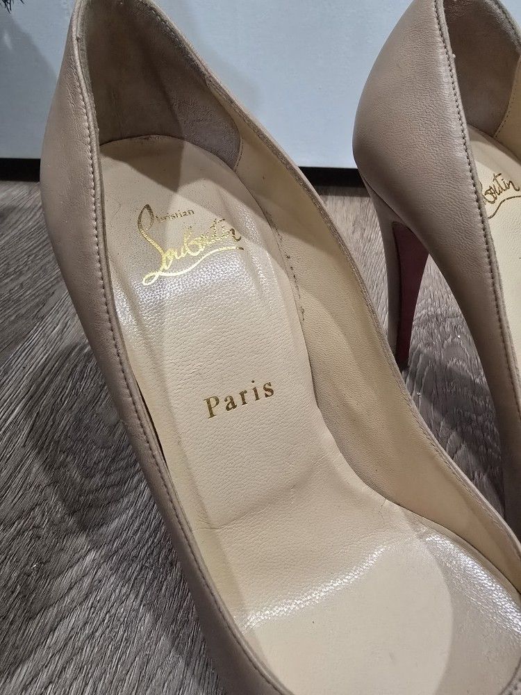 Christian Louboutin Leather Pumps Heels Shoes Size 37 1/2 6.5 US