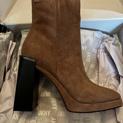 DKNY Felice- Heeled boot size women's 7