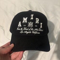 Amiri hat