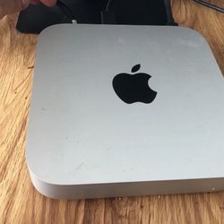 Mac Mini 2020 M1 + Wireless Keyboard And Mouse