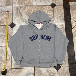 Supreme Hoodie Size Medium 