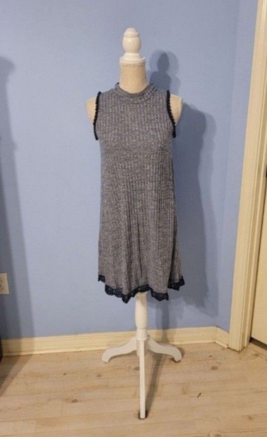 Red Camel Medium Juniors Dress
