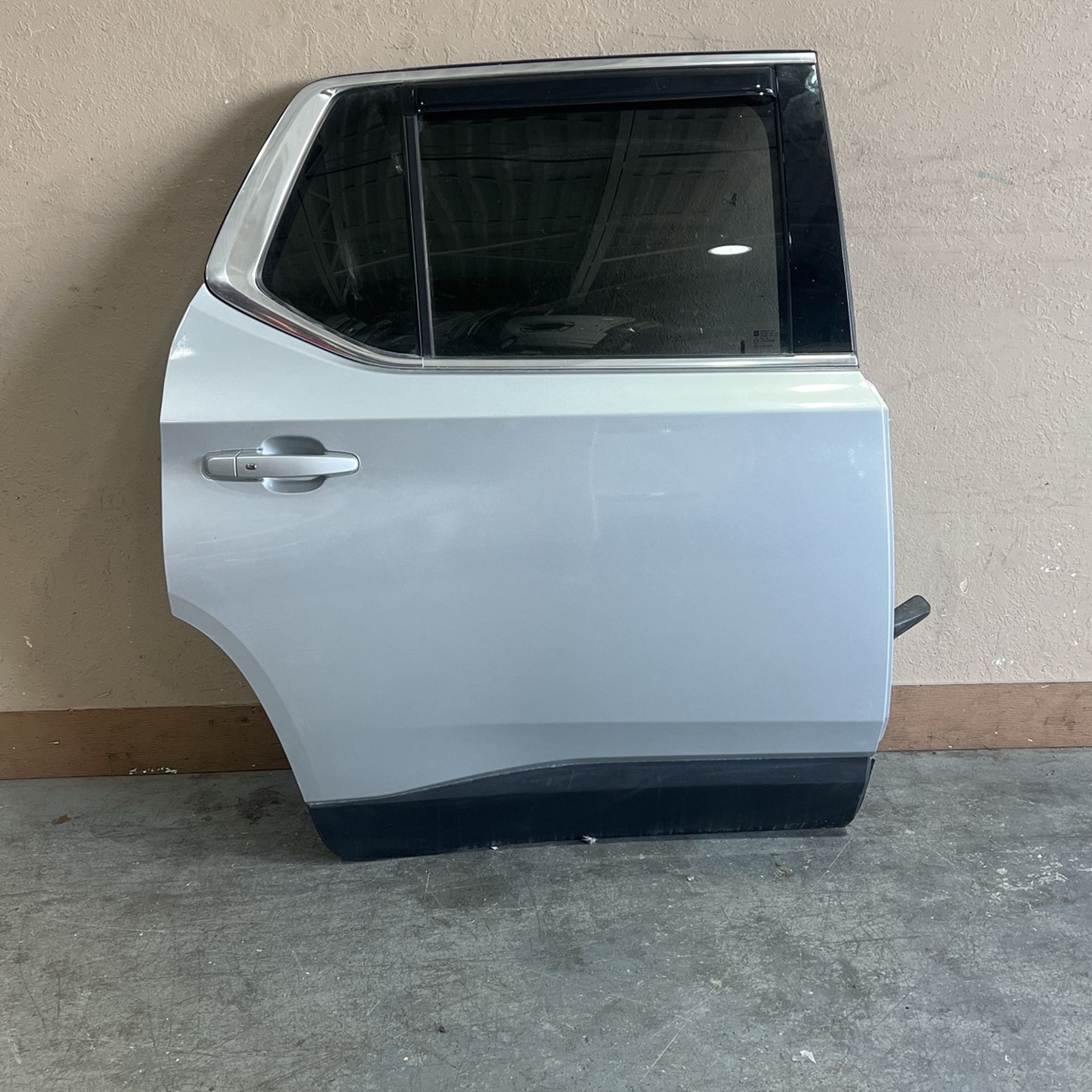 18-24 Chevrolet Traverse Right Rear Door 2018 2019 2020 2021 2022 2023 2024