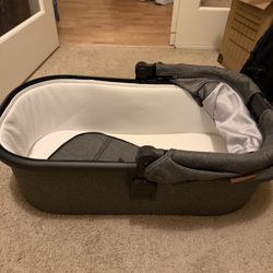 Uppa Baby Vista V2 Bassinet 